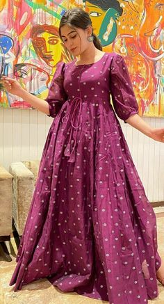 George Frocks, Designer Dresses Casual Western, Goun Pic Design Simple, Saree Se Bani Dresses, Banarasi Kurta Designs Women, Latest Long Frock Designs, Sadi Dress, Long Frocks For Women, Gown Kurti