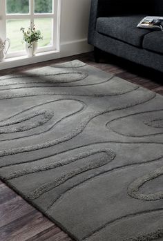 Contemporary Abstract High-Low Hand Tufted Blanc Agra Grey Area Rug Carpet Grey Rug Bedroom Ideas, Simple Carpet Design, Grey Rugs In Living Room, Living Room With Rug, Grey Rug Bedroom, Painting With Tape, Modern Carpet Design, Carpet Bedroom Decor, Modern Carpet Bedroom