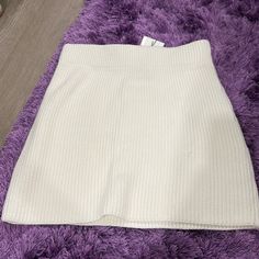 White Sweater Ribbed Mini Skirt From Zara. Fits True To Size Casual Beige Ribbed Skirt, White Stretch Skirt For Winter, Casual Ribbed Mini Skirt For Spring, White Stretch Ribbed Skirt, White Ribbed Stretch Skirt, Zara Casual Stretch Skirt, White Winter Skirt For Day Out, Trendy White Zara Mini Skirt, Casual Stretch Cream Skirt