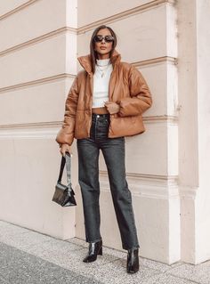 City Outfits, Nyc Trip, Nyc Fashion, Brown Jacket