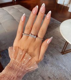 Almond Acrylic Nails, Nail Swag, Neutral Nails, Hot Nails, Minimalist Nails, Classy Nails, Pretty Acrylic Nails, Chic Nails, Short Acrylic Nails