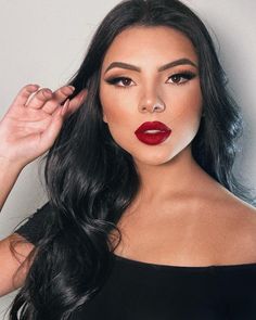 Tan Skin Makeup, Summer Makeup Trends, Red Makeup, School Makeup, Dark Feminine Aesthetic, Glam Looks, Tan Skin, Summer Makeup, Body Hair