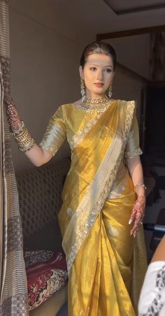 Pearl Saree, Iphone Wallpaper Aesthetic, Bridal Sarees South Indian, Wallpaper Iphone Wallpaper, Yellow Pearl