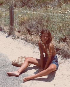 Valley Girl Aesthetic, Kit Riva, Cookie Aesthetic, Spain Aesthetic, Valley Girl, Slim Aarons, Valley Girls, Europe Summer, Summer Feeling