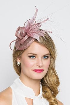 Blush Pink Mini Fascinator Arianna Mini Blush by PippaAndPearl Grey Fascinator, Fascinator Hats Diy, Pink Fascinator, Fascinator Hairstyles, Tea Party Hats, Fascinator Headband, Braut Make-up, Elegant Hats, Kentucky Derby Hats