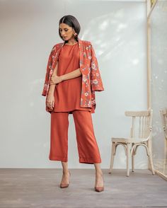 Eastern Casual Wear, Casual Summer Outfits Pakistani 2023, Causal Outfits For Women Pakistan, Linen Kurta Designs For Women, Short Shirts Designs Pakistani Lawn, Pakistani Short Kurta Designs Women, Casual Summer Festive Kurta, Mother Clothing, Simple Kurta Designs