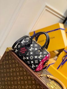 Contact us: contact@profxnz.com if you need assistance - Elevate your style: louis vuitton bags for every occasion - 701This is a premium quality clone , similar like the original ones, even no one can judge either it&apos;s a clone or originalSize: (20.5 x 13.5 x 12.0CM)It comes with Dust box, Care manual, Tag and Paper bag. Louis Vuitton Speedy, Louis Vuitton Bags, Vuitton Bag, Lv Bag, Size 20, Louis Vuitton Bag, Luxury Bags, Contact Us, Clutch Bag