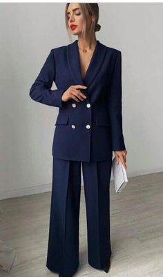 Blue Suit For Women Classy, Suits For Women Wedding Guest, Blue Range, Dark Blue Suit, Blue Costumes, Dark Blue Dress, Outfit Chic, Stylish Suit, Suit For Women