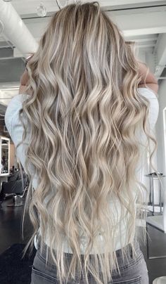 V Cut Hairstyle, Colour Hairstyles, Ash Blonde Hair Balayage, Fall Blonde Hair Color, Blonde Shades, Beige Blond