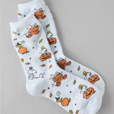 Ae Snoopy Peanuts Socks Nwt Silly Socks, Peanuts Halloween, Kids Birthday Shirts, White Jeans Men, Aerie Bras, Athletic Fit Jeans, Funky Socks, Dream Jeans, Jean Trends