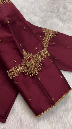 Blouse Designs Catalogue, Best Blouse Designs, New Saree Blouse Designs, Wedding Saree Blouse Designs, Traditional Blouse Designs, Latest Model Blouse Designs, Cutwork Blouse Designs, Blouse Design Images