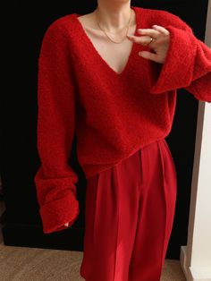 Details Composition: 10% Wool, 20% Acrylic, 50% Polyester, 18% Nylon, 2% Elastane Design: Plain Style: Casual, Elegant Thickness: Regular Material: Knit Occasion: Leisure, Home, Work Size & Fit Stretch: Slight Stretch Fit Type: Regular Fit Cm Inch Size Length Shoulder Bust Sleeve XS 59 52 108 53.5 S 60 54 112 54 M 61 56 116 54.5 L 62 59 122 55 XL 63 62 128 55.5 XS 23.2 20.5 42.5 21.1 S 23.6 21.3 44.1 21.3 M 24 22 45.7 21.5 L 24.4 23.2 48 21.7 XL 24.8 24.4 50.4 21.9 Care Instructions Maximum wash Red Sweater For Women, Red Sweater Nordstrom, H&m Red Sweater, Elegant Long Sleeve V-neck Sweater For Winter, Elegant Soft Knit V-neck Sweater For Fall, Elegant Stretch V-neck Sweater For Winter, Elegant V-neck Sweater For Winter, Elegant Fall Sweater With Soft Texture, Oversized Chic V-neck Sweater