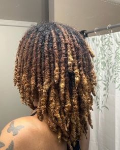 Kynn J. Mo 🌞 | Two month Loc Growth Update! • • Slides 1-3 are my locs after washing them. Slide 4 was from November 22, 2023 🤎 Does anyone else’s locs… | Instagram Beach Locs, 3c Locs, Faux Locs Blonde, 4c Locs, Loc Growth, Dyed Dreads, Beautiful Black Hair, Short Locs Hairstyles, Men Hair Color