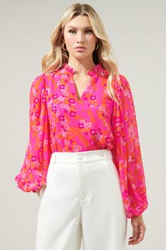 Poppy Punch Hathaway Split Neck Long Sleeve Blouse – Sugarlips Floral Top Outfit, Green Floral Blouse, Pink Floral Top, Hot Pink Floral, Feminine Blouses, Talk Of The Town, Summer Blouse, Cut Offs, Denim Cutoffs