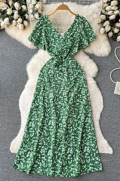 Closure Type: PulloverNeckline: V-NeckDresses Length: Mid-CalfSleeve Length(cm): ShortStyle: CasualMaterial: PolyesterGender: WOMENElasticity: Non Strech Size (cm): Length Bust Sleeve Waist One Size 129 95 24 64-104 Casual Green Floral Dress With V-neck, Casual Green V-neck Dress With Floral Print, Long Women Dress, Green Floral Print V-neck Dress For Summer, Casual Green Floral Print V-neck Dress, Elegant Ditsy Floral Print V-neck Midi Dress, Rhinestone Dress, Elegant Dresses For Women, Dress Satin