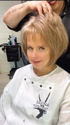 Short Hair Styling Ideas, Short Hair Styling, Stacked Hairstyles, Hair Styling Ideas, Funny Parents, Cute Bob Haircuts, Chin Length Haircuts, Stay Sane