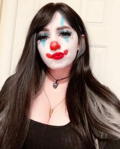 Cute Scary Clown Makeup, Clown Girl Costume, Female Clown Art, Clown Girl Aesthetic, Emo Clown, Egirl Clown Makeup, Clown Girl Pfp, Crying Clown Makeup, Creepy Clown Girl