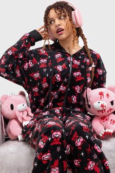 GLOOMY HORNS.- Soft, fleece onesie.- Custom all over Gloomy Bear print.- Long, cuffed sleeves.- Cuffed leg.- Lined, drawstring hood with horns.- Pockets.- Front zip closure.- Relaxed fit.With KILLSTAR branding, 100% Polyester.Machine wash cold (30°c) / Do not bleach / Do not tumble dry / Do not iron / Do not dry clean. Imported. Hooded Onesie For Halloween Pajama Party, Casual Hooded Onesie For Sleep, Halloween Hooded Onesie For Pajama Party, Hooded Onesie For Winter Pajama Party, Hooded Onesie For Pajama Party In Winter, Casual Hooded Onesie For Lounging, Black Hooded Onesie For Loungewear, Casual Hooded Onesie For Pajama Party, Casual Winter Onesie With Cartoon Print