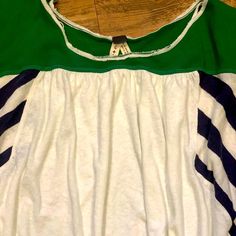 Flowy Free People “We The Free” Large Women’s Top. Never Worn. Washed Once. So Cute With Jean Shorts. Green, Navy And Cream. Green T-shirt For Summer, Green Cotton Blouse For Layering, People Women, Free People Tops, Shirt Color, Jean Shorts, Colorful Shirts, Top Shirt, Free People