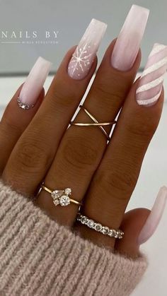 French Tip Acrylic Nails Winter, Milky White Christmas Nails, Simple Christmas Acrylic Nails, Winter French Nails, French Winter Nails, French Christmas Nails, French Nails Winter, Winter Nails Aesthetic, Christmas French Nails