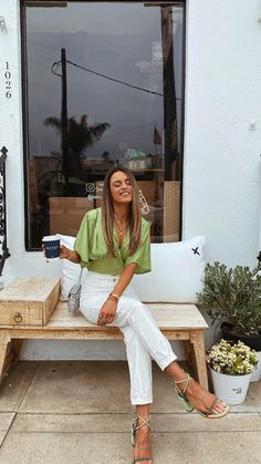 Malibu Outfit, Spain Style, Beachy Outfits, Green Sandals, Spring Fits, Style Inspiration Summer, Heeled Sandal, Winter Trends, Future Fashion