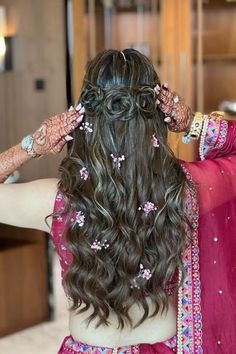 Baby Shower Hair Styles, Baby Shower Hairstyles, Layer Haircut, Bangs Cut, Hair Style On Saree, Hairstyles Design, Engagement Hairstyles, Bridal Hair Inspiration, Open Hairstyles