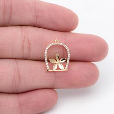 ★ High quality CZ flower charms, 18K real gold plated over brass, lead nickel free ★ Size: 16x13mm, hole size 1mm approx. Quantity: 4pcs Color: clear CZ, gold Material: 18K gold plated brass, CZ ❤ More gold plated brass items here: ❤ https://www.etsy.com/shop/Nbeads?search_query=GB ❤ More metal findings(brass, silver, alloy etc.) here: ❤ https://www.etsy.com/shop/Nbeads?section_id=6656259 Dainty Gold Flower Charm, Gold Flower Charm For Gift, Gold Flower Pendant Charms For Gifts, Gold Flower Pendant Charms As Gift, Gold Flower Charm Pendant, Gold Pendant Charm With Flower Detail, Gold Pendant Flower Charm, Gold Flower Charm For Jewelry Making, Gold Whale