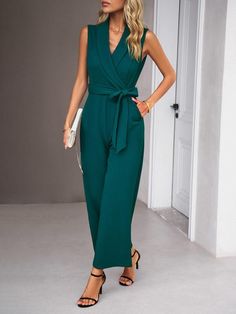 This elegant jumpsuit is stylish yet comfortable, perfect for a day of commuting. The sleeveless design coupled with the v-neck tie detailing creates a unique look that exudes sophistication and class. Look and feel your best in this beautiful one-piece; be the envy of your colleagues! Sizing: True to size Material composition: 95% Polyester, 5% Elastane/Spandex Material: Polyester Pattern: Solid Season: Four Seasons Style: Grace Weight: 600 g The new women's elegant V-neck tie commuter sleevele Elegant Jumpsuit, Chic Romper, Vest Crop Top, Maxi Dress Cocktail, Denim Romper, Weave Style, Maxi Dress Formal, Sweaters And Leggings, Sleeveless Jumpsuits