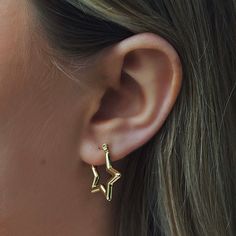 Stainless steel Tarnish free & waterproof Star design Diameter: 21mm x thickness: 3mm Weight per pair: 4g Star Shaped Hoop Earrings, Gold Star Hoop Earrings, Star Girl Jewelry, Star Hoop Earrings, Gold Star Earrings, Star Earring, Free Weight, Geometric Star