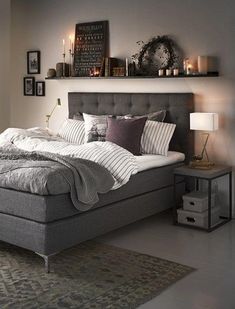 an image of a bedroom with the text 20 quick tips for organizing your bed room