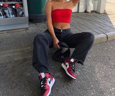 Cute Outfits With Jordans, Air Jordan Outfit, Sneaker Outfits Women, Urban Lifestyle, Red Outfit