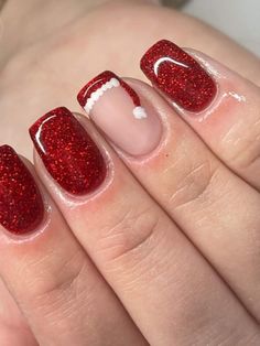 Xmas Nail Designs, Candy Cane Nails, Christmas Gel, Red Christmas Nails, Holiday Nail Designs, Winter Nails Acrylic, Cute Christmas Nails, Nails Easy, Christmas Nails Easy