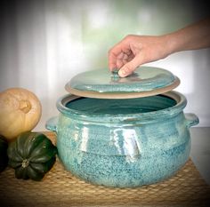 Blue Casserole dish large cooking pot ceramic cooking pot - Etsy Brasil Ceramic Dutch Oven, Ceramic Casserole Dish, Ceramic Casserole, Pot Ceramic, Rustic Centerpieces, Hand Built Pottery, Ceramic Pots