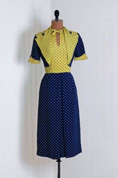 1940s dress. Fashion 40s, Vintage Couture, Look Vintage