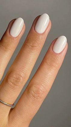 Summer Solid Nail Colors, Nail Inspo Round, Extra Short Almond Nails, White Nail Ideas, Kylie Nails, Aesthetic Nyc, Subtle Nails, Casual Nails, Nail Stuff