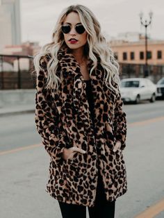 Pattern Leopard Print Fabric Faux Fur Style Casual Cleaning Hand Wash Sleeve Length Long Sleeve Occasion Street Wear Thickness Neckline Turndown Collar Weight 0.8kg Faux Fur Jacket Outfit, Fur Jacket Outfit, Celana Kargo, Cheetah Print Jacket, Faux Fur Fashion, Top Bustier, Leopard Print Coat, Teddy Coat, Print Coat