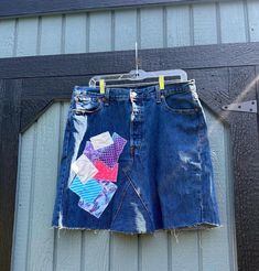 Upcycled denim skirt with patchwork details. made from button fly Levi's. 33 inch waist. 19.5 inches from waistband to bottom edge. Upcycled Denim Skirt, Patchwork Denim Skirt, Patchwork Skirt, Recycle Jeans, Bag Ideas, Upcycled Denim, Denim Patchwork, Jeans Rock, Denim Bag