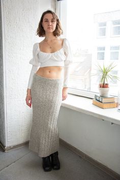 Vintage knitted grey textured stretchy maxi wool skirt. 55% acrylic, 30% wool, 15% polyester. UK size written 16-18, but looks flexible like 10-16. Model size on the photo is 8. Measurements:length 38 inches, waist 34 inches(stretchy), hips 40 inches. Kaftan Style Dresses, Kaftan Style, Red Midi, Beautiful Sweater, Wool Skirt, Wool Knit, Red Wool, Wool Skirts, Knitted Jumper