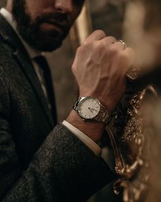 A style worth falling for. Photo via IG: @klimakovphoto #DanielWellington Men Watch Photography, Luxury Watch Photography, Groomsman Photos, Writing Inspiration Characters, Dw Watch, Groom Watch, Watch Photography, Silver Watches, Mafia Romance