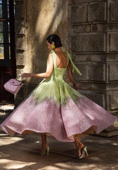 Tony Ward Pink Runway, Outfit For Today, Chic Dress Classy, Tony Ward, Fantasy Gowns, Darling Dress, Green Sequins, Guest Outfit, Event Dresses