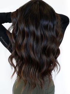 64 Top Hair Color Ideas in 2024 - Trendy Hairstyles Dark Chocolate Brown Hair, Beige Hair, Black Hair Balayage, Dark Brunette Hair, Icy Blonde Hair, Brown Hair Inspo, Hair Color Caramel, Chocolate Hair, Chocolate Brown Hair