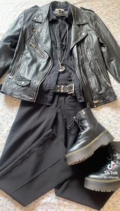 Masculine Goth Outfits, Alt Outfits, Swaggy Outfits, Goth Outfits, Character Outfits, Grunge Outfits, Retro Outfits, Dream Clothes, Alternative Fashion