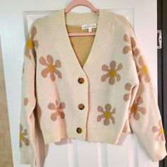 Chelsea And Theodore Button Down Flower Cardigan, Size Xl. Nwot Cream Button-up Cardigan For Spring, Spring Yellow Cardigan With Buttons, Yellow Buttoned Cardigan, Spring Yellow Buttoned Cardigan, Cream Cardigan With Buttons For Spring, Flower Cardigan, Cream Yellow, Yellow Cream, Sweaters & Cardigans