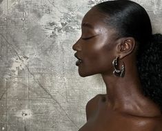 Dark Brown Hair On Black Women, Black Skin Aesthetic, Simone Nicole, Black Side Profile, Sienna King, Dark Skin Aesthetic, Best Side Profile, Dark Skin Black Women, Brown Skin Girl