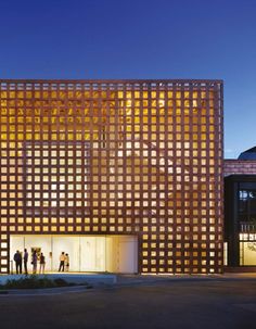 #ceramic #faience #sanselmo #buildings #architecture Ceramic Facade, Aspen Art Museum, Facade Ideas, Aspen Art, Asian Homes, Church Architecture, Hotel Design, Wooden Art, Hotels Design