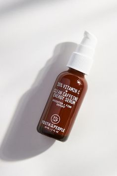 What It Is: A clinical-grade 15% Vitamin C Complex serum that promotes a brighter, healthier-looking complexion. What It Does: Infused with three sources of Vitamin C, this lightweight serum delivers a powerful dose of antioxidants to help lighten dark spots and give your skin a firmer appearance. Plant-derived caffeine sources think yerba mate and guayusa are enhanced by passion fruit and dragon fruit extracts to help defend against free radical damage while offering de-puffing and hydrating be Caffeine Serum, Youth To The People, Vitamin C Face Serum, Best Vitamin C, Lighten Dark Spots, Yerba Mate, Hydrating Cream, Vegan Skincare, Vitamin C Serum