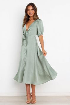 Radiate elegance and sophistication with the Piper Dress in Sage. This enchanting wedding guest dress is a true celebration of grace and style - tap to shop! 💚 Petal And Pup, Usa Dresses, Dresses By Length, Guest Outfit, Tea Dress, Nordstrom Dresses, Guest Dresses, Dress Details, A Line Skirts