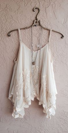 white Poshmark Business, Pola Blus, Stile Boho Chic, Mode Hippie, Retro Lingerie, Estilo Hippie, Bohol, Mode Casual