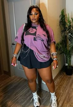 Thick Outfits Summer, Tshirt Over Button Up, 90s Aesthetic Plus Size, Birthday Outfits Plus Size Black Women, Curvy Girl Outfits Black Women, Plus Y2k Outfits, Outfits For Thick Black Women, Big Girl Outfits Black Women, Curvy Girl Outfits Summer Black Women