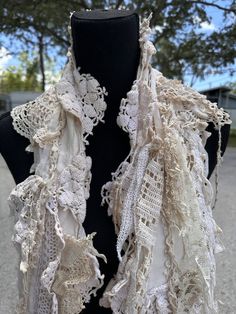 Vintage Scarf X-Long Boa Shabby Hippie Boho Romantic Unique Wrap Lace Handmade | eBay Diy Old Jeans, Casual Blouses, Tap Pants, The Lover, The Bohemian, T Shirt And Jeans, Vintage Scarf, Neck Wrap, Vintage Lace